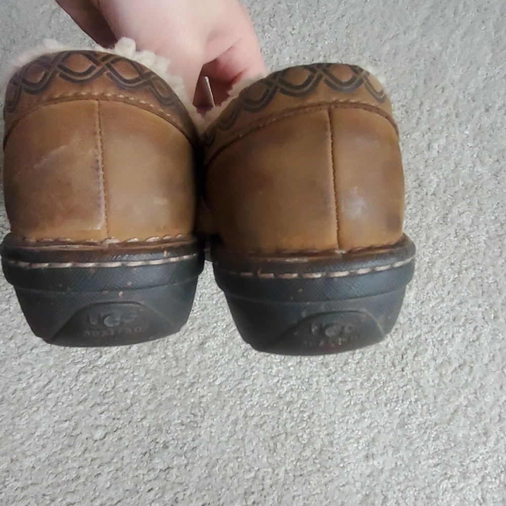 Ugg Size 7 - image 7